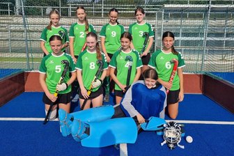 Junge Brand-Erbisdorfer Hockeyspielerinnen lassen in Berlin Teams aus vier Bundesländern hinter sich - Starkes Team: Die Hockey-Mädels des Brander Cotta-Gymnasiums kamen im Bundesfinale überraschend auf Platz 12.