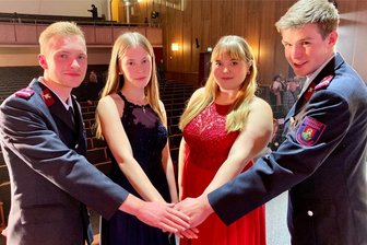 Junge Feuerwehrleute, Hühner-Fan und Eisenbahner: Warum diese Erzgebirger den „Erzgebürger“ verdienen - Brennen für die Freiwillige Feuerwehr Schwarzenberg: Jonas Thomaka, Amelie-Frances Lauckner, Santina Bergelt und Jannis Blechschmidt (v. l.). Sie belegten in ihrer Kategorie Platz 2.
