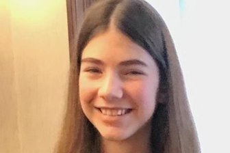 Junge Frau holt Preis in Greiz - Heidi Manz.