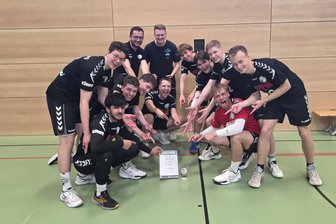 Junge Freiberger Volleyballer überraschen beim Sachsencup - Grund zum Jubel: die U 20 des 1. VV Freiberg holte sich den Sachsencup.