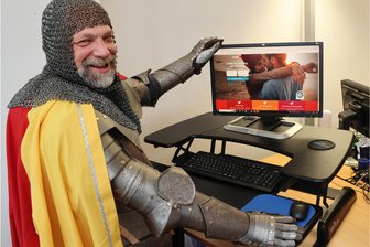 Junge Helden für das Repräsentanten-Amt der Stadt Schwarzenberg gesucht – Jörg Schale geht in „Ritter-Rente“ - 2023 saß Ritter Georg alias Jörg Schale noch vorm Computer, um über eine Partnersuche ein neues Burgfräulein zu finden. Nun wird allerdings ein würdiger Nachfolger für ihn selbst gesucht.