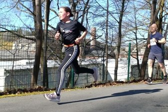 Junge Läuferin aus dem Erzgebirge eilt der Konkurrenz davon - Lena Groß ist der Konkurrenz davongelaufen.