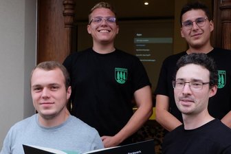 Junge Leute holen Spektakuläres zu Tage - Christian Rusch, Maximilian Hilbert, Marko Sehm und Michel Hilbert (von links) haben die Besucher bei einem Vortrag in die Tiefe der Grube "Wille Gottes" entführt. Die Fotodokumentation (im Bild) gibt es derzeit nur in Kleinstauflage für die Vereinsmitglieder.
