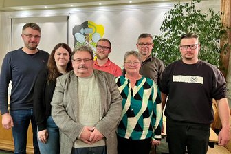 Junge Leute rücken in die Ortschaftsräte von Waschleithe und Grünhain nach - Ortschaftsrat Waschleithe (v. l.): Ortsvorsteher David Gäbelein, seine Stellvertreterin Luisa Günther, Matthias Schreier, Max Günther, Barbara Zweigler, Rico Weiß sowie Martin Bettge.
