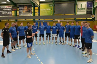 „Junge Mannschaft verfügt über viel Potenzial“ - Philipp Braun hat die erste Mannschaft des EHV Aue zum Trainingsauftakt in der Lößnitzer Erzgebirgshalle begrüßt. Vor dem Team liegen richtungsweisende Wochen, bis die Saison am 1. September beginnt.