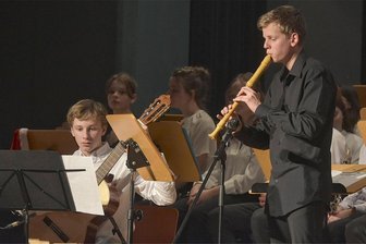 Junge Musiker aus dem oberen Vogtland fahren zum Landesfinale - Jeremias Emanuel Gropp (rechts) aus Markneukirchen und Raphael Jacob aus Adorf schafften es ins Landesfinale.