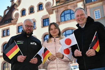 Junge Organisatorin des Simultanaustauschs: „Nach Japan möchte ich auf jeden Fall“ - Gemeinsam mit KSB-Geschäftsführer Benjamin Kahlert (l.), und Andreas Wagner (r.), dem Vereinschef des SV Union Milkau, hat Kira Müller in den vergangenen Wochen den Simultanaustausch organisiert.