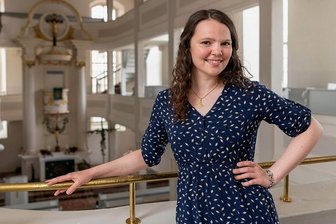 Junge Pfarrerin aus Lunzenau will Menschen in schwieriger Zeit begleiten - Anja Förster in der Lunzenauer Kirche. Die junge Frau ist die neue Pfarrerin im Ort. 