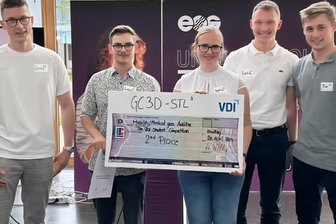 Junge Preisträgerin aus Crimmitschau: „Mathe und Physik lagen mir schon immer“ - Erfolgreiches Team: Louis Carl Martin, Lukas Wiesehütter, Sophia Arabella Groß, Luca Köhler und Tim Scheiner (v. l.) holten Platz 2 beim Wettbewerb des Vereins Deutscher Ingenieure.