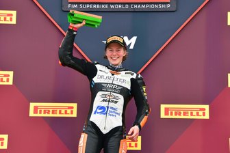 Junge Renn-Lady aus dem Erzgebirge fährt der männlichen Konkurrenz davon - Anina Urlauß bejubelte bei ihrem Saisonauftakt einen 2. Platz und einen Sieg.