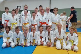 Junge Rodewischer Judoka ganz stark in Gera - Der JV Ippon Rodewisch beim Wettkampf in Gera.