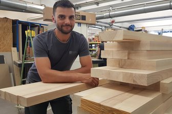 Junge Tischlerei im Vogtland wächst an neuem Standort - Robin Jacobs Firma in Markneukirchen hat jetzt doppelt so viel Platz.