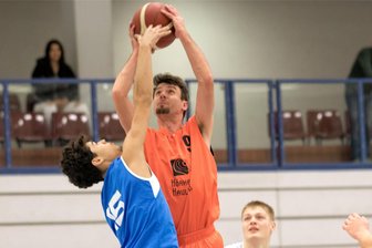 Junge Titans bestrafen die Miners - Erste Heimschlappe: Auch 12 Punkte von Sebastian Noack (M.) konnten die Niederlage gegen die Titans nicht verhindern.
