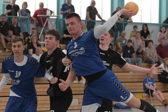 Junge Truppe beweist Courage - 19 Tore in 3 Spielen: Aues Rückraumakteur Maximilian Hinz erwies sich im Qualifikationsturnier für die Bundesliga als echte Bank. 