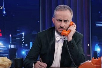 Junge Vogtländerin kontert Jan Böhmermann live im ZDF - Moderator Jan Böhmermann im Live-Telefonat mit Vogtländerin Madita Winkler. Während des Gesprächs wurde er lockerer.