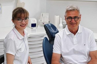 Junge Zahnärztin wird in Crimmitschau zum Glücksfall - Ab Juli übernimmt Sophie Tittel die Verantwortung in der Crimmitschauer Zahnarztpraxis am Bismarckhain. Vorgänger Reinhard Teschendorf wird ihr vorerst weiter mit Rat und Tat zur Seite stehen.