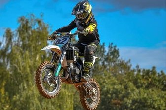 Junger Erzgebirger bestreitet erste Saison auf dem Motorrad – und landet in den Top 10 - Hoch hinaus will Ben Raschke vom MC Grünhain mit dem Geländemotorrad. Seine erste Saison lässt hoffen.