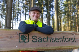 Junger Mann aus Westdeutschland findet Traumjob im Erzgebirge - Arne Lenz ist der neue Leiter im Forstrevier Gelenau.