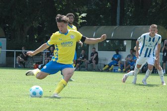 Junger Mittelsachse nun bei Eintracht Braunschweig: Sidney Raebiger will in der 2. Bundesliga den Durchbruch schaffen - Sidney Raebiger hat im ersten Test vor heimischer Kulisse aufhorchen lassen. Der 19-jährige Brand-Erbisdorfer, der im Sommer zu Eintracht Braunschweig gewechselt ist, holte gegen Hansa Rostock einen Elfmeter heraus und verwandelte diesen selbst zum 2:1-Siegtreffer. Zudem gab er die Torvorlage zum 1:0.