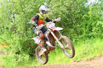 Junger Motocross-Pilot aus Großschirma träumt von der WM - Motocrosser Justin Turowski aus Großschirma sammelt in der Deutschen Meisterschaft weiter fleißig Punkte.