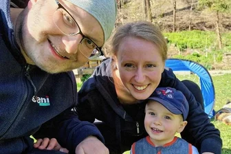 Junger Vater braucht im Kampf gegen Krebs genetischen Zwilling - Ralf Jacob will mit seiner Frau Michaela seinen Sohn Konstantin aufwachsen sehen. Der erneut an Leukämie erkrankte Familienvater braucht dringend eine Stammzellenspende, um gesund zu werden. 