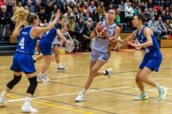 Juniorennationalspielerin der Chemcats: Von der Auswahl ins wichtige Heimspiel - Muss durch den verletzungsbedingten Ausfall der Centerspielerin Tereza Hebisch derzeit viel Verantwortung übernehmen: Emilia Dannebauer.