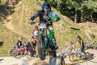 Jurapokal in Thalheim: Die mit dem Motorrad tanzen - Martin Herrling ging bei den Senioren an den Start und untermauerte mit zwei Siegen seine Extraklasse.