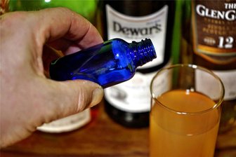 K.-o.-Tropfen: Ein Problem im Chemnitzer Nachtleben? - Wer feiern geht, sollte sein Getränk im Blick haben, damit niemand heimlich K.-o.-Tropfen hingibt. Das Thema ist im Chemnitzer Nachtleben allgegenwärtig, obwohl es kaum bewiesene Fälle gibt.