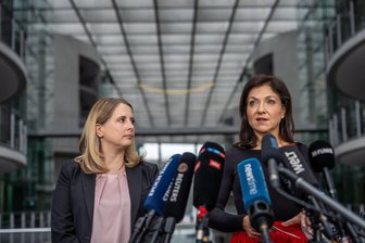 Kabinett beschließt Heizungs-Reform - darum geht es - Die Ministerinnen kündigen ein neues Kapitel an.
