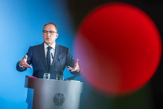 Kabinett gibt BSI und Polizei Befugnisse zur Cyberabwehr - Die Gegenangriffe sollen auch ohne Kenntnis des Betroffenen erlaubt sein.