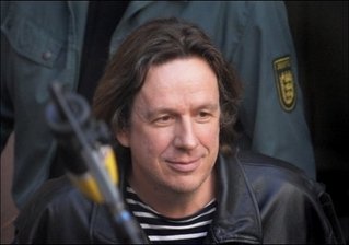 Kachelmann wegen schwerer Vergewaltigung angeklagt - Die Staatsanwaltschaft Mannheim hat gegen den TV-Wetter-Moderator Jörg Kachelmann Anklage wegen Verdachts der besonders schweren Vergewaltigung und gefährlichen Körperverletzung erhoben.