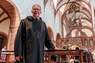 Kämpfer für die Kulturhauptstadt und Seelsorger mit Herz: Große Trauer um Pater Ansgar - Erst im August hatte sich Benediktinerpater Ansgar Orgaß nach 28 Jahren in Wechselburg von Freunden, Bekannten und Weggefährten verabschiedet. Nach der Messe in der Basilika folgte ein Empfang, bei dem auch in Erinnerungen geschwelgt wurde. Dabei wurde klar, der Abschied fiel ihm nicht leicht. Trotzdem sah er mit Zuversicht in die Zukunft und hegte Pläne für seine Zeit in der Mutterabtei Ettal.