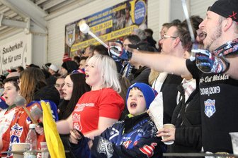 Kämpferisch trifft künstlerisch: Schönheider Wölfe stellen zum Saison-Halali neue Abteilung vor - Die Fans der Wölfe sind eine Macht. Am Sonnabend feiern sie mit ihrer Mannschaft einen rauschenden Saisonabschluss.
