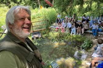Käppels Teiche im Vogtland: Premierengäste am Mühlwander Molchtümpel - Natur pur und junge Menschen, die offen dafür sind - für Dieter Käppel das reinste Paradies.