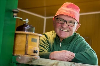 Kaffee-Kurt lädt Sachsens bekanntesten Tierpfleger Jörg Gräser offiziell zum Kaffee ein - Kaffee-Kurt freut sich auf das Treffen mit Jörg Gräser.