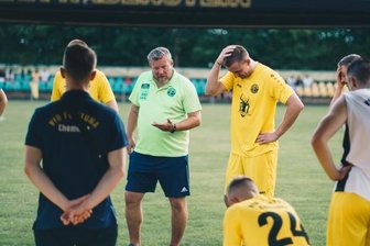 Kaiser macht den Unterschied: Handwerk schlägt VfB deutlich - Fortuna-Trainer Rocco Dittrich (Mitte) hatte nach der deutlichen Niederlage erst einmal Aufbauarbeit zu leisten.