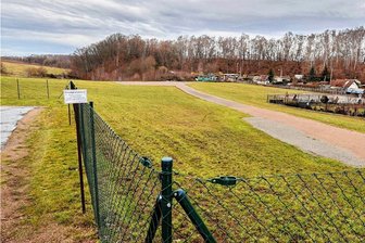 Kaisergrube Gersdorf: Zeugen des Bergbaus sind verschwunden - Auf dem Gelände der Kaisergrube II wurden baufällige und einsturzgefährdete Gebäude abgerissen und der Schacht verwahrt.