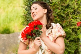 Kaiserspiele im Naturtheater - Therese Fauser in der Rolle der Sissy bezaubert das Publikum mit ihrer anmutigen Darstellung der berühmten historischen Person Elisabeth, die Kaiserin von Österreich wurde.