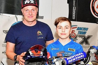 Kaltstart in der Westfalenhalle - Der Apfel fällt ... Dirk und Arne Grocholski sind leidenschaftliche Motorradsportler. 