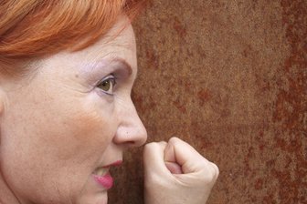 Kammerspiel „Maria Stuart“ wird im Plauener Goethekreis aufgeführt - Die Schauspielerin Margrit Straßburger ist Maria Stuart.