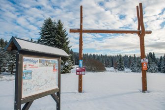 Kammloipe und Ortsloipen wieder befahrbar - Der Einstieg in die Kammloipe in Carlsfeld.