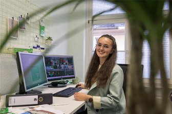 Kampf gegen Kriminalität: Wo eine 20-Jährige in einer Kleinstadt im Erzgebirge ansetzen will - Die Ortsgröße spiele beim Thema Sicherheitsgefühl keine Rolle, sagt Sophia Mittelbach. Sie ist Koordinatorin für kommunale Prävention.