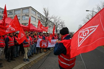 Kampf um 380 Arbeitsplätze: Die etwas andere Mittagspause am Rheinmetall-Standort Hartha - Vor gut einem Jahr wurde bei Pierburg in Hartha schon einmal gestreikt.