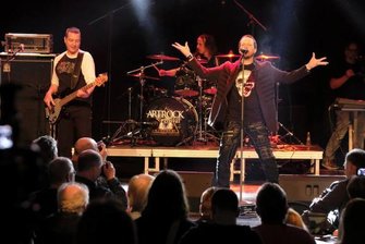 Aus Kanada nach Reichenbach: Die Prog-Rock-Band Red Sand begeisterte 2017 und 2019 die Fans im Neuberinhaus.