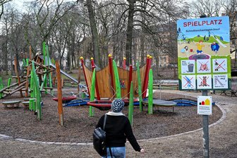 Kann der neue Spielplatz am Chemnitzer Schloßteich nach dem Hochwasser noch genutzt werden? - Der Spielplatz auf der Schloßteichinsel war erst im vergangenen Jahr neu gestaltet worden.