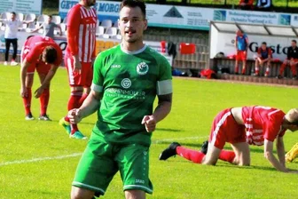 Kann Merkur nachlegen? - Beim 6:2-Heimerfolg gegen den FC Stollberg ließen es die Oelsnitzer ordentlich krachen. Auch Andreas Knoll trug sich in die Liste der Torschützen ein. Am Sonntag gastiert der VfB Annaberg beim SV Merkur.