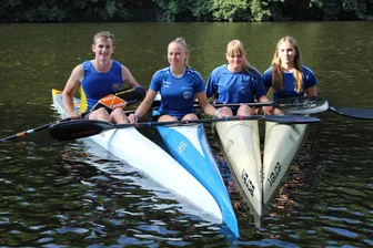 Kanu-Quartett aus Lauenhain und Mittweida ist bereit für nationale Bühne - Benno Reichel von der SG Lauenhain sowie Gina Klietsch, Laura Striegler und Livia Kaldenhoff vom SKSV Mittweida (von links nach rechts) freuen sich auf die Wettkämpfe bei der Kanu-DM in Köln. 
