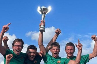 Kanupolo-DM: Stürmische Glauchauer Jugend bleibt das Maß der Dinge - Die U-16-Mannschaft des KSV Glauchau ist in Deutschland weiterhin die Nummer 1 im Kanupolo: Arjen Reimers, Aljoscha Köhler, Finley Schnabel, Kaleb Dittrrich (hinten von links), Lenjo Reimers und Noah Schönherr (vorn knieend von links). 