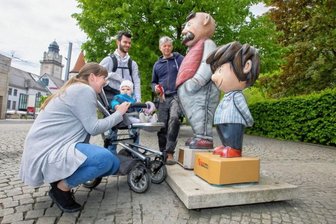 Kaputte Duos: Holzbildhauer schafft Ersatz -