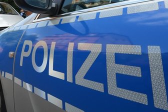 Kaputter Reifen auf A 72 beschädigt acht Autos -
